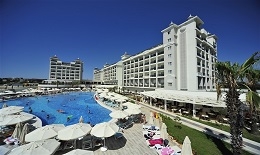 Hotel Lake and River